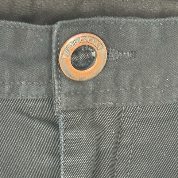 Volcom Men's 36 True To This Twill Shorts Black EUC Flat Front Inseam 9.75" - Picture 5 of 13